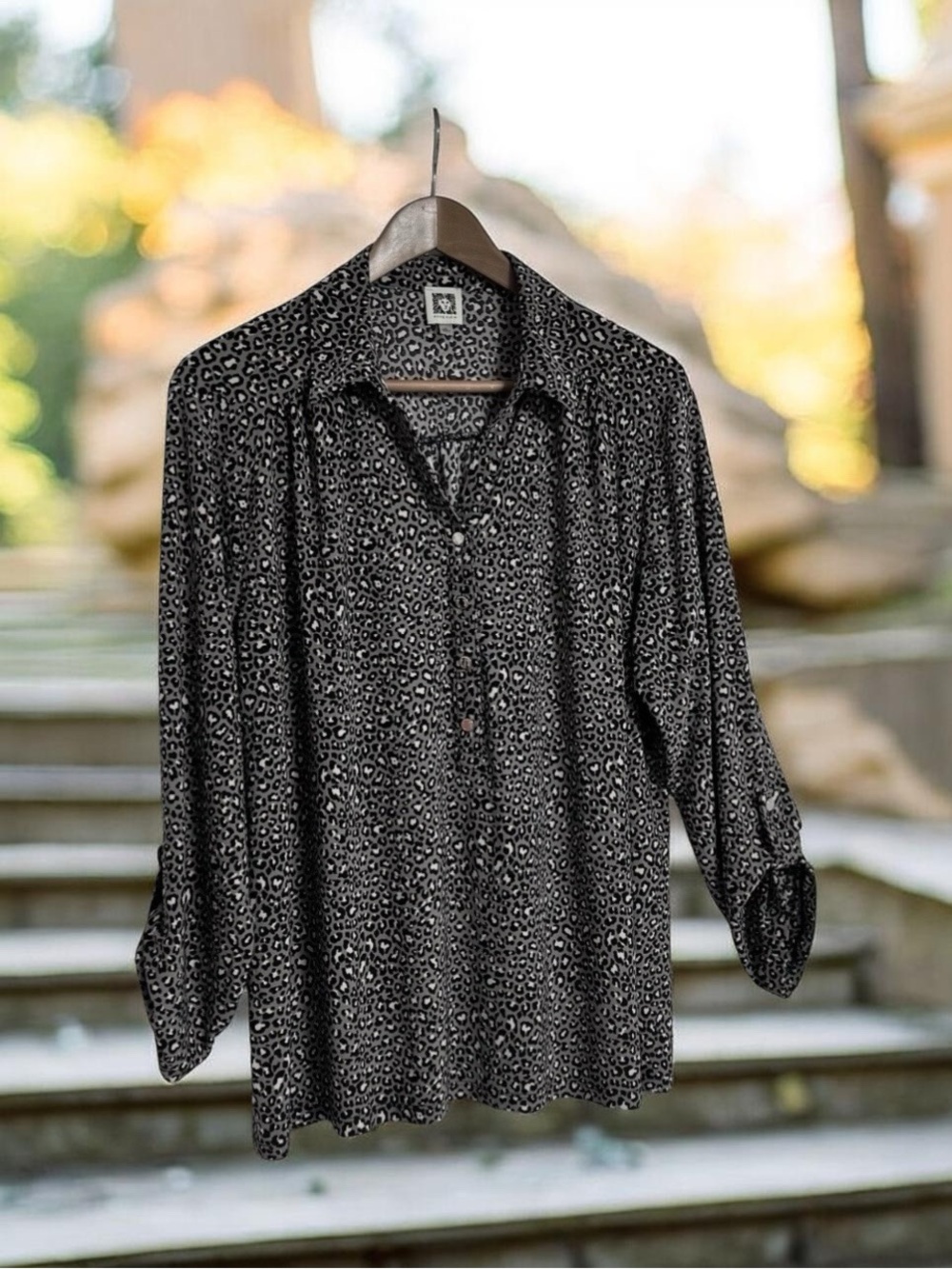 Anne Klein Blouse XL Grey Leopard Print Partial Button Front Roll Tab Sleeve Top
